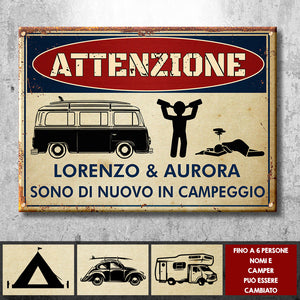 Italian - I Campeggiatori Ubriachi Sono Di Nuovo In Campeggio - Personalized Camping Metal Sign